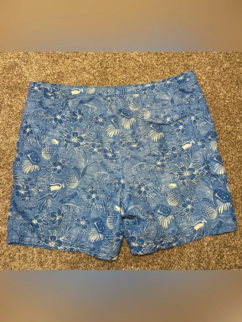 Tommy Bahama Relax trunks swimwear Mens L pockets blue white pineapple & Floral